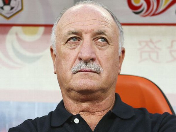 Berita Sepak Bola: Scolari Kritik Bos Timnas Cina