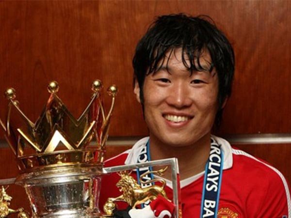 Berita Sepak Bola: Park Ji Sung Batal Jajal Main di Arema