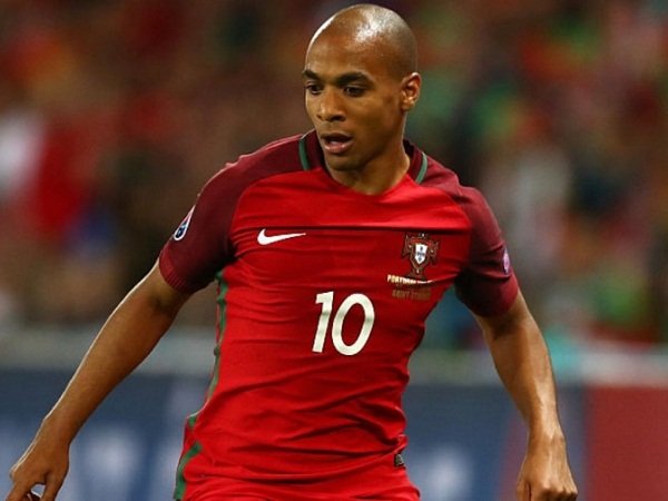 Berita Transfer Pemain: Bintang Portugal Ini Tiba di Milan Hari Senin?