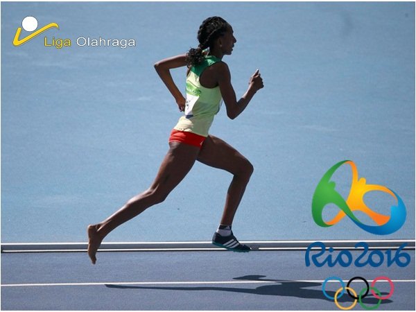Berita Olimpiade 2016: Hebat, Atlet Lari Ini Capai Final Dengan Kondisi Hanya Bersepatu Sebelah