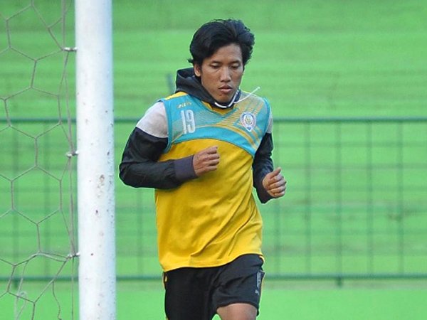 Berita TSC 2016: Ahmad Bustomi Tak Dibawa Ke Palembang, Ini Alasan Pelatih Arema