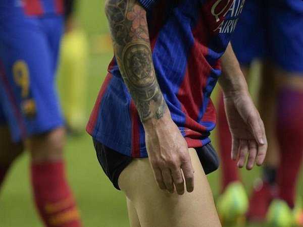 Berita Liga Spanyol: Wah, Lionel Messi Hanya Kenakan Celana Dalam Menuju ke Ruang Ganti