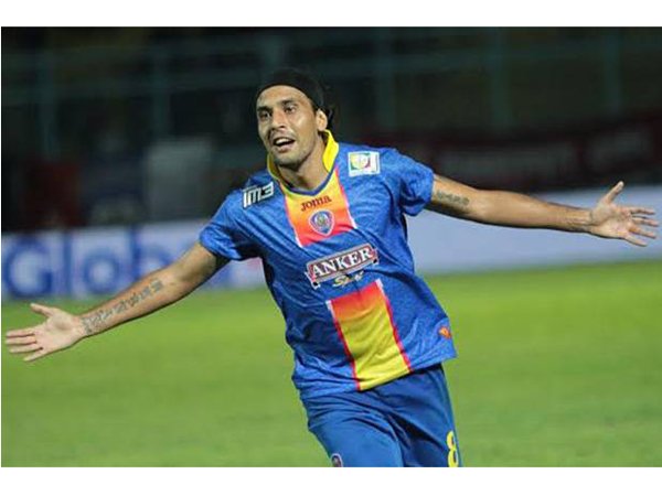 Berita Sepakbola: Arema Khawatirkan Kontrak Fantastis Gustavo Lopez