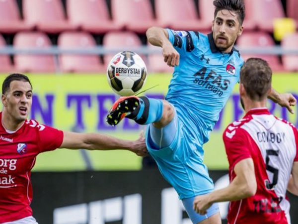 Berita Liga Belanda: AZ Alkmaar Petik Kemenangan Pertama Di Liga