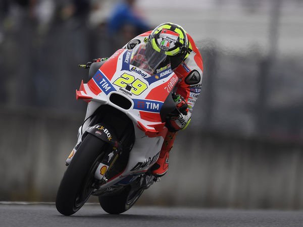 Berita MotoGP: Iannone Menjadi yang Tercepat di FP-2 GP Inggris