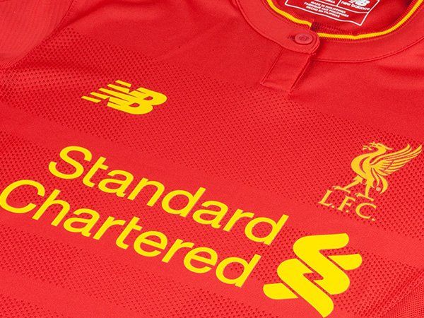 Ragam Sepak Bola: Parade Seragam Liverpool dari Masa ke Masa