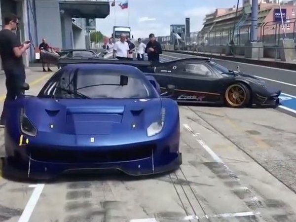 Berita Liga Inggris: Pemilik Chelsea Pamerkan Koleksi Mobil Sport Mewah Miliknya