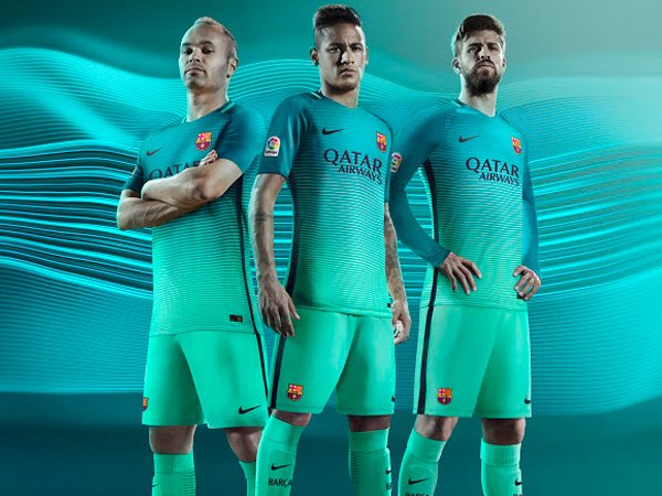 Ragam Sepak Bola: Nike Resmi Merilis Seragam Ketiga Barcelona Musim 2016-17