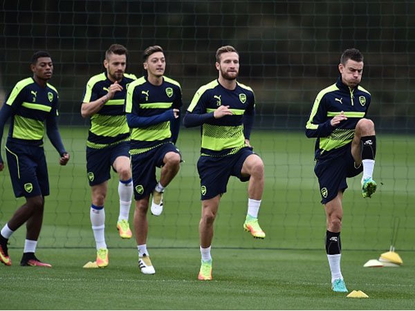 Berita Liga Inggris: Arsene Wenger Puji Duet Koscielny dan Mustafi