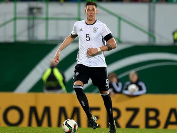 Berita Transfer: Everton Panaskan Persaingan Untuk Mendatangkan Niklas Sule