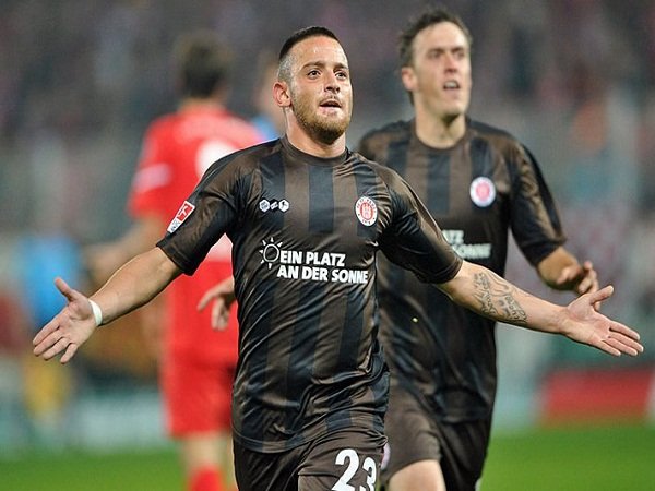 Ragam Sepak Bola: Akibat Posting Status Provokatif, Mantan Pemain Timnas Jerman U-20 Terancam Dipenjara 
