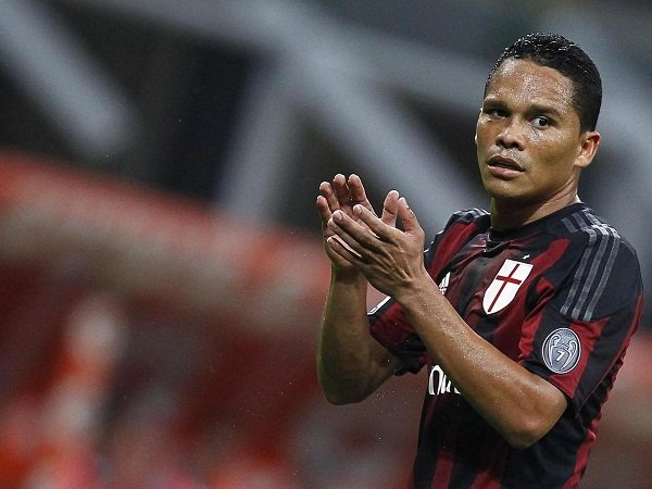 Berita Liga Italia: Carlos Bacca Keluar, AC Milan Sambut Bintang Muda Ajax?