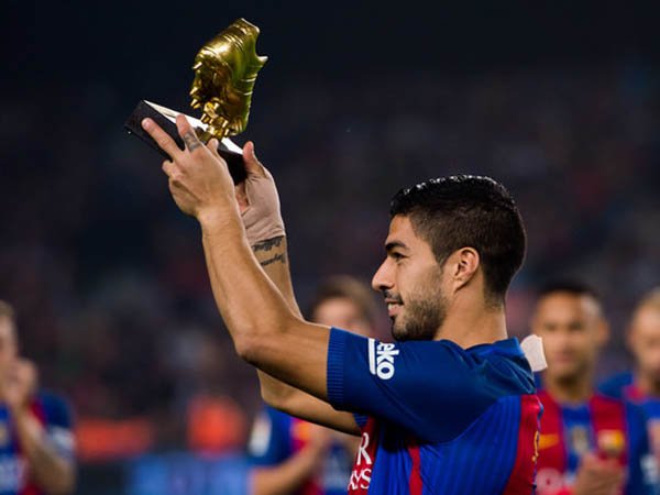 Berita Liga Spanyol: Suarez Akui Lebih Mudah Menang Golden Boot di Barcelona