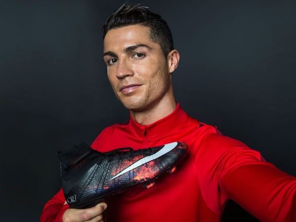 Berita Liga Spanyol: Cristiano Ronaldo Dapat Kontrak Seumur Hidup dari Nike