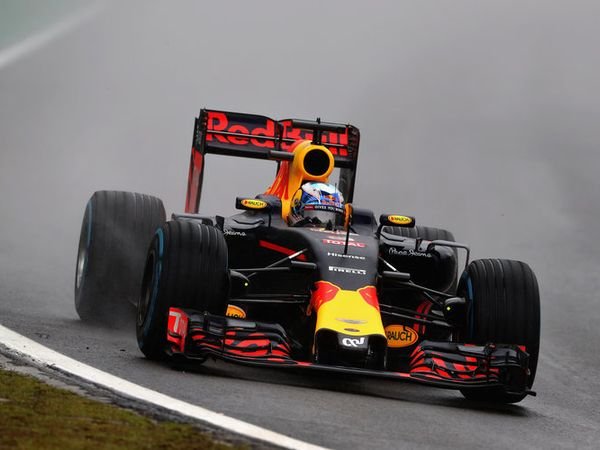 Berita F1: Alasan Daniel Ricciardo Hanya Finis Ke-8 di Grand Prix Brasil