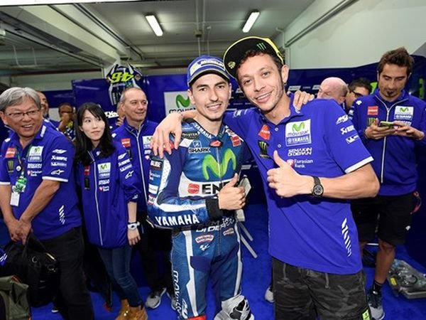 Berita MotoGP: Valentino Rossi dan Jorge Lorenzo Kembali Akur Usai GP Valencia, Hoax atau Fakta?