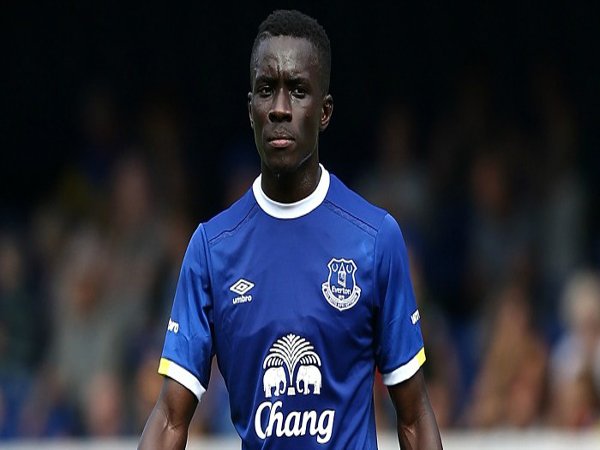 Berita Liga Inggris: Latihan Ekstra Idrissa Gueye Demi Bisa Cetak Gol untuk Everton