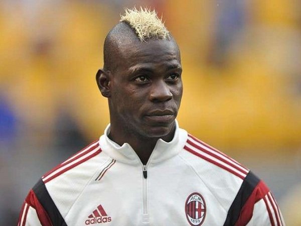 Berita Liga Italia: Setia dengan Milan, Mario Balotelli Enggan ke Inter