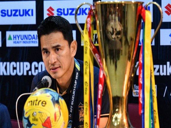 Berita Sepak Bola Asia: PSSI-nya Thailand Akan Perpanjang Kontrak Kiatisuk Senamuang