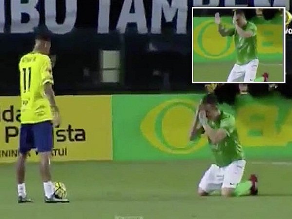 Ragam Sepak Bola: Wow! Neymar Bikin Bek Lawan Minta Ampun, Kenapa?