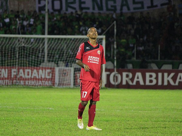 Berita Sepak Bola Nasional: Semen Padang Belum Punya Pengganti M Nur Iskandar