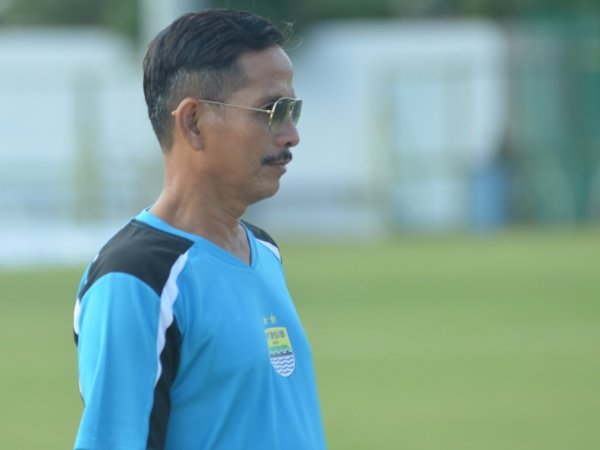 Berita Sepak Bola Nasional: Djanur Sudah Siapkan Agenda Preseason Bagi Persib