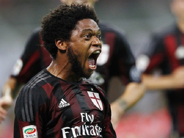 Berita Transfer: Jika Lepas Luiz Adriano, Milan Bisa Hemat 30 Juta Euro