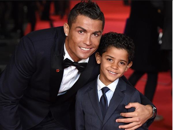 Berita Liga Spanyol: Ronaldo Curhat Tentang Anaknya Yang Jadi Sasaran Perlakuan Buruk Fans Yang Iri