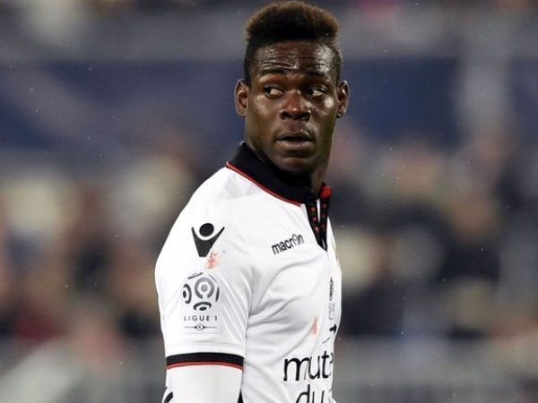 Berita Liga Prancis: Tendang Pemain Lawan, Mario Balotelli Diskorsing Dua Pertandingan