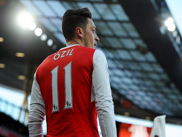 Berita Liga Inggris: Ozil Idamkan Nomor Punggung 10 di Arsenal
