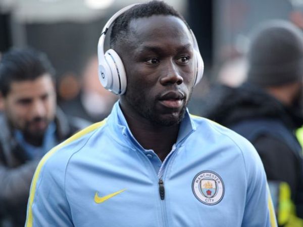 Berita Liga Inggris: Postingan Sagna di Sosial Media Berujung Dakwaan FA, Kenapa?