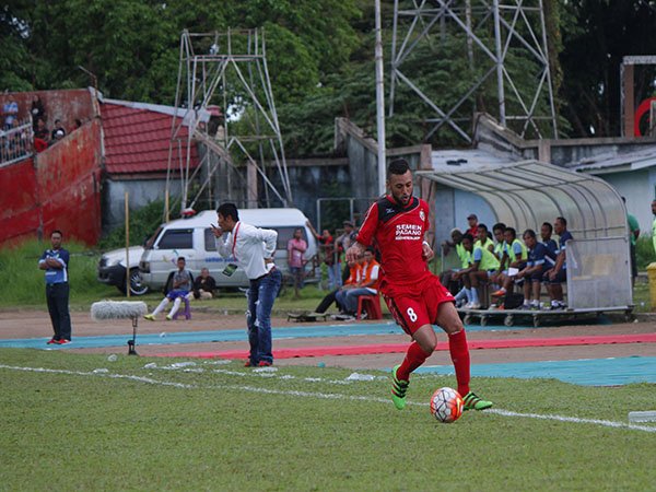 Berita Sepak Bola Nasional: Semen Padang Masih Tunggu Nur Iskandar dan Marcel Sacramento