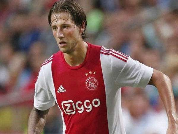 Berita Transfer: Talenta Muda Ajax Amsterdam Resmi Bergabung Dengan Klub Kasta Kedua Inggris