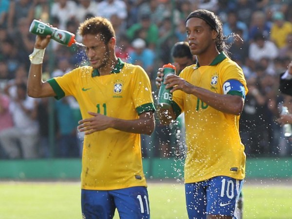 Berita Liga Spanyol: Ronaldinho Berharap Neymar Jadi Penerus Kesuksesan Para Legenda Brazil di Barcelona