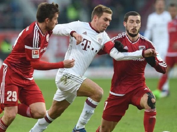 Berita Liga Jerman: Philipp Lahm Akui Bayern Beruntung Bisa Menang Atas Ingolstadt