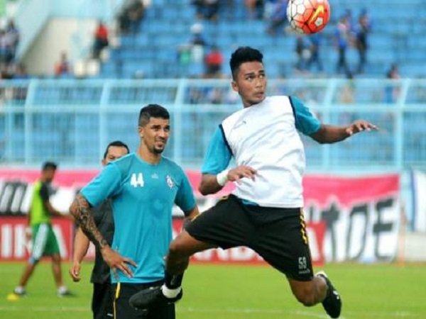 Berita Piala Presiden 2017: Hadapi Semen Padang, Bagas Siap Kawal Lini Pertahanan Arema FC