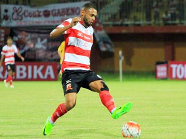 Berita Sepak Bola Nasional: Masih Mandul, Luiz Carlos Junior Tidak Akan Dibuang Madura United
