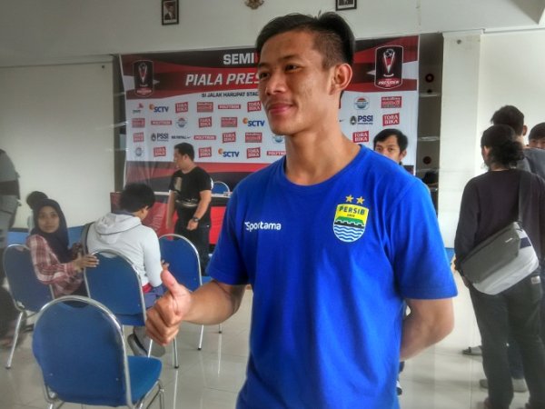 Berita Sepak Bola Nasional: Dipanggil Timnas, Djanur Apresiasi Bek Muda Persib