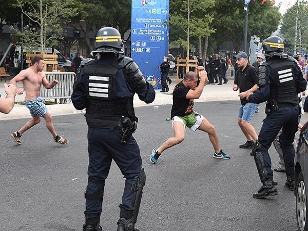 Ragam Sepak Bola: Redam Kericuhan Penonton, Politisi Rusia Usulkan Tarung Antar Pendukung