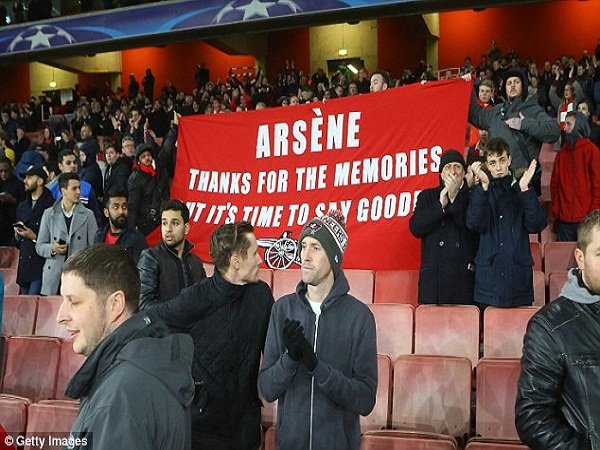 Berita Liga Inggris: Fans The Gunners Punya Andil Besar Tentukan Masa Depan Wenger di Arsenal