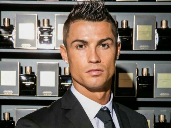 Ragam Liga Spanyol: Ronaldo Akan Dikaruniai Anak Laki-Laki Kembar, Benarkah?