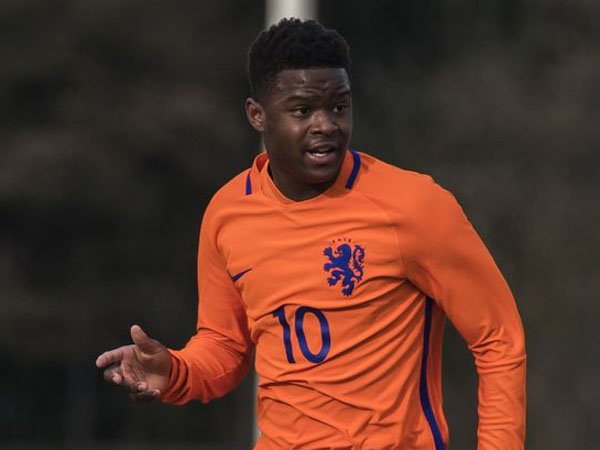 Berita Liga Belanda: Penyerang Muda Ajax Terima Tawaran dari Manchester United