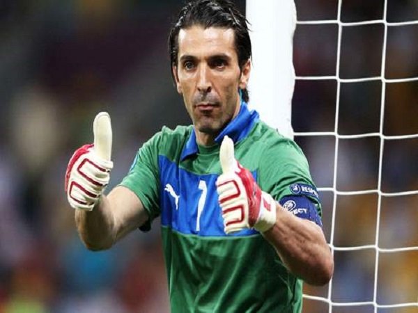 Berita Kualifikasi Piala Dunia: Buffon Yakin Italia Bisa Taklukkan Spanyol