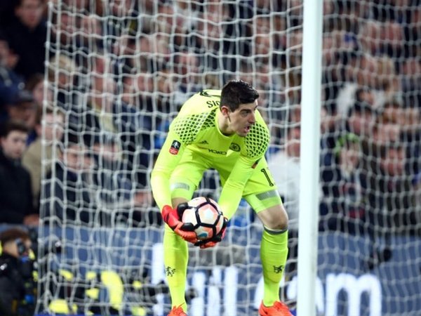 Berita Liga Inggris: De Gea Tetap di Man United, Real Madrid Jadikan Courtois Target Utama