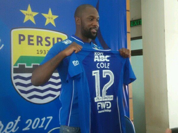 Berita Sepak Bola Nasional: Cole Sempat Tak Menyangka Lanjutkan Karier di Indonesia