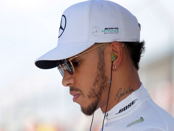 Berita F1: Hamilton Sangat Ingin Titel Juara Dunia F1 Musim 2017