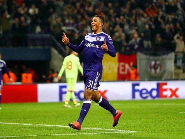 Berita Transfer: Minati Youri Tielemans, Liverpool Dapat Banyak Pesaing