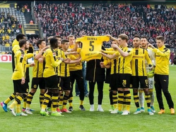 Berita Liga Jerman: Sokratis Papastathopoulos Dedikasikan Golnya untuk Bartra