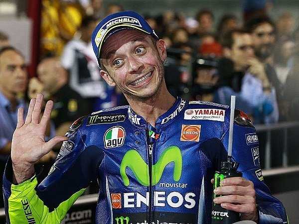 Berita MotoGP: Keluhkan Cara Zarco Menyalip, Rossi Juga Ambil Keuntungan dari Penalti