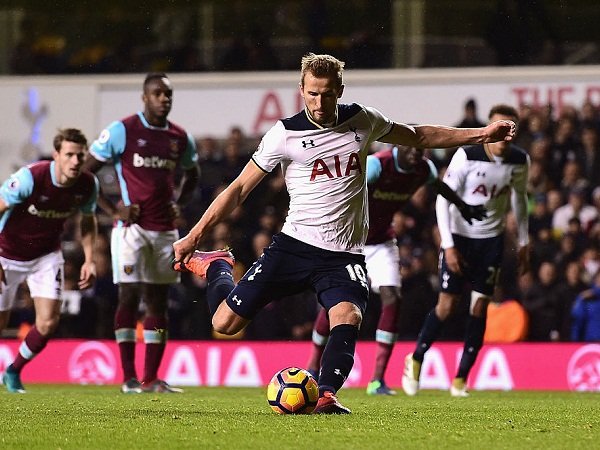Berita Liga Inggris: Berkaca dari West Ham, Sheringham Khawatirkan Nasib Tottenham di Wembley